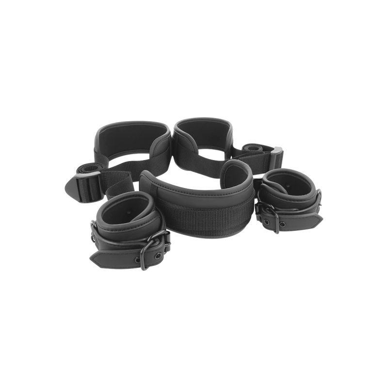 Fetish Submissive - Position Maître Avec 4 Menottes Doublées De