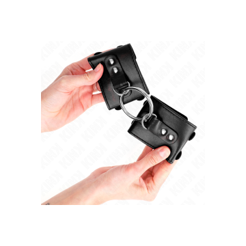 KINK - POLSO FISSO CON ANELLO E BORCHIE REGOLABILE NERO 17-22 CM X 6,…