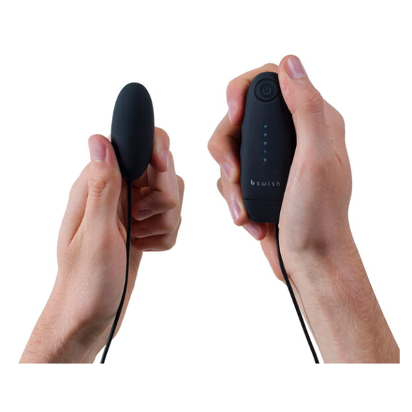 B SWISH - BNAUGHTY CLASSIC VIBRATING BULLET NEGRO