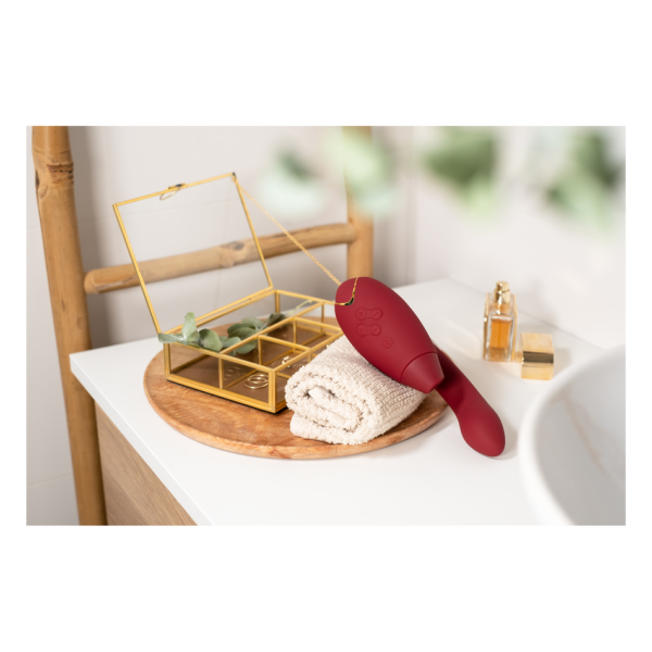 WOMANIZER - DUO 2 STIMULATEUR BORDEAUX